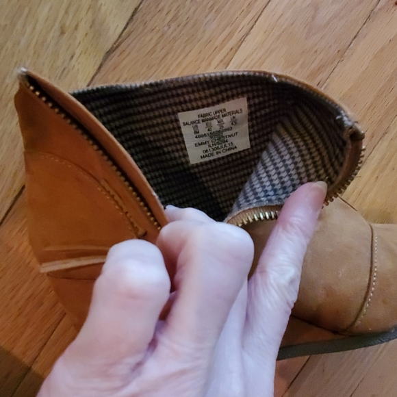 Boots - Picture 4 of 5